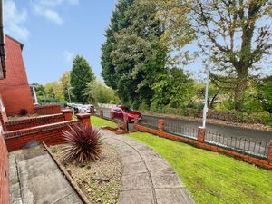 Front garden- click for photo gallery